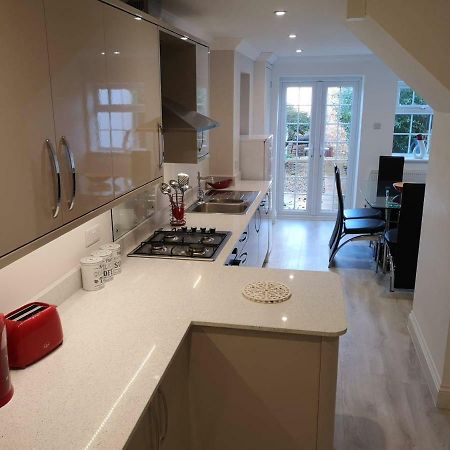 Guildford Town House Villa Exterior photo